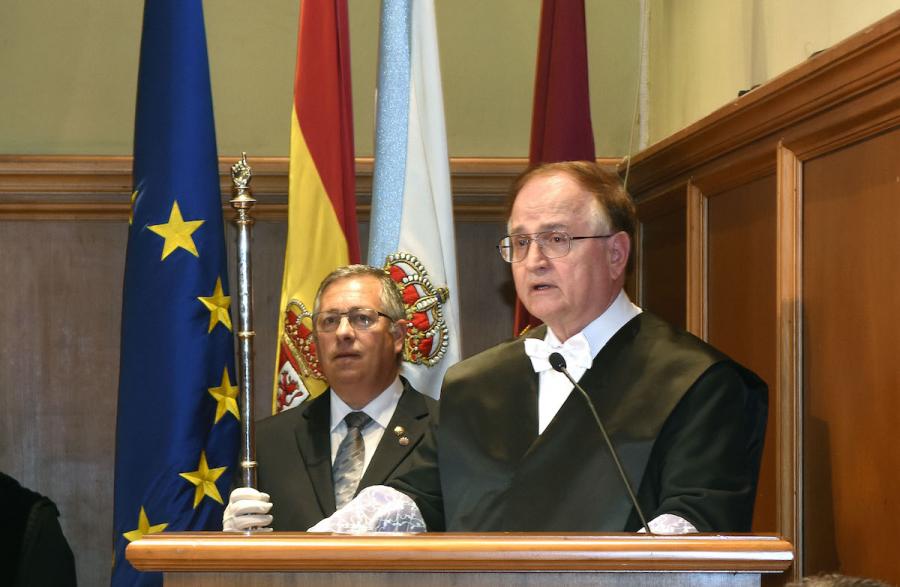 Momento do discurso de Nicholas A. Peppas