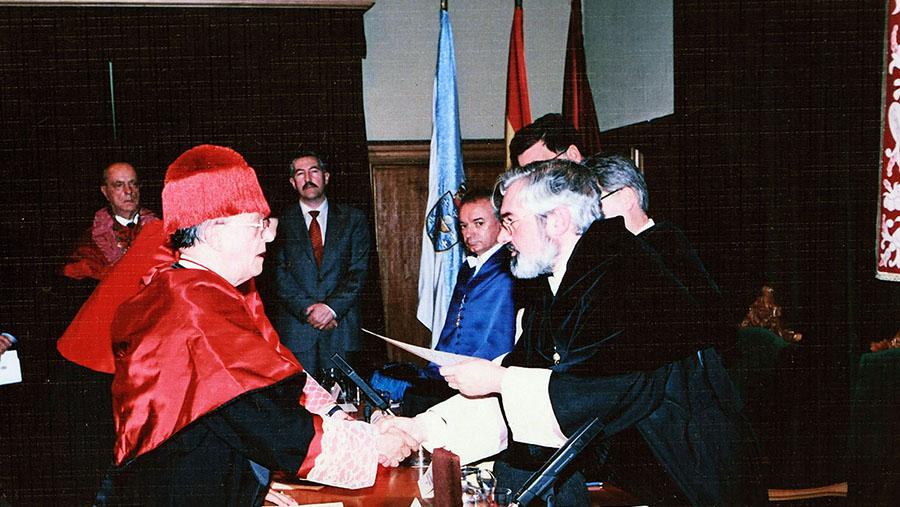 Investidura de Manuel Alonso Olea