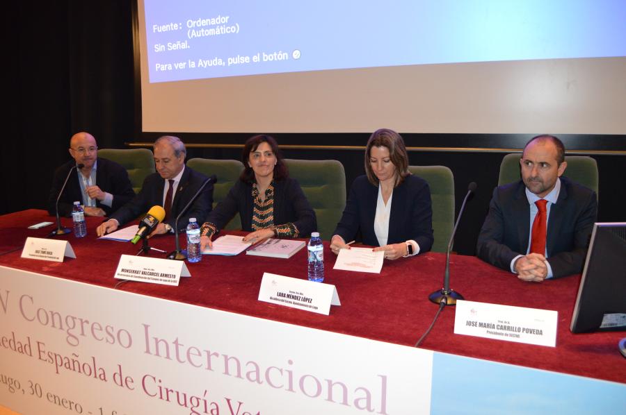 De esquerda a dereita, Cantalapiedra, Tomé, Valcárcel, Méndez, e Carrillo, na apertura do XXV Congreso da Secive