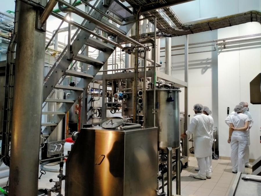 Técnicos na Aula de Produtos Lácteos e Tecnoloxías Alimentarias da USC