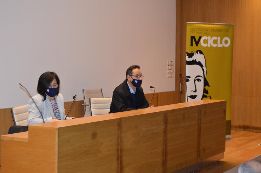 Esther Olveira e Varela Zapata, na apertura da sesión