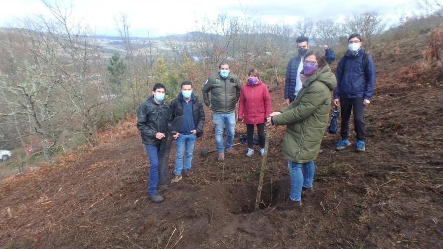 Participantes da expedición de 'Plantando cara ao lume' desprazada á Serra do Xurés. Foto: Helena González Rubianes