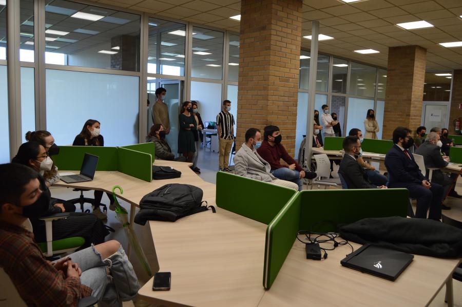 Mozos e mozas emprendedoras, no Explorer Space Lugo