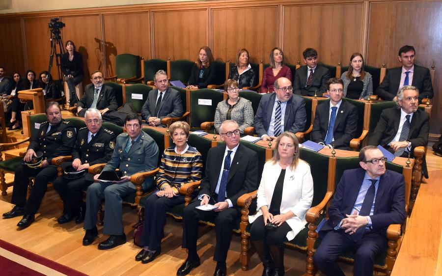 Autoridades presentes no acto