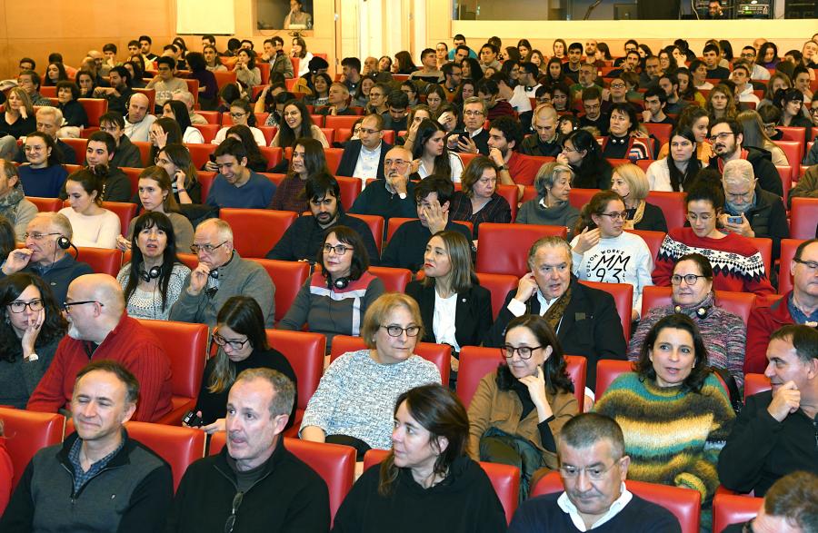 Público asistente á conferencia de Tomas Lindahl