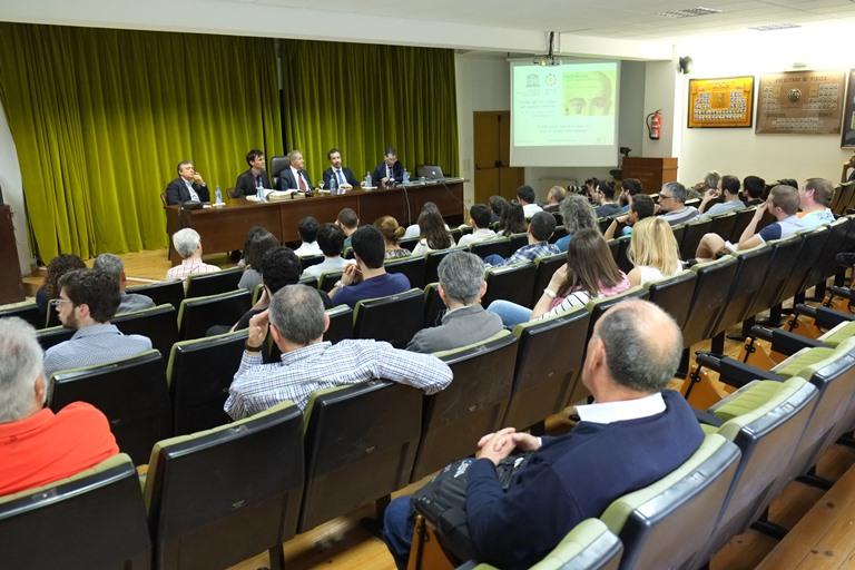 Encuentro de Claude Cohen-Tannoudji con investigadores