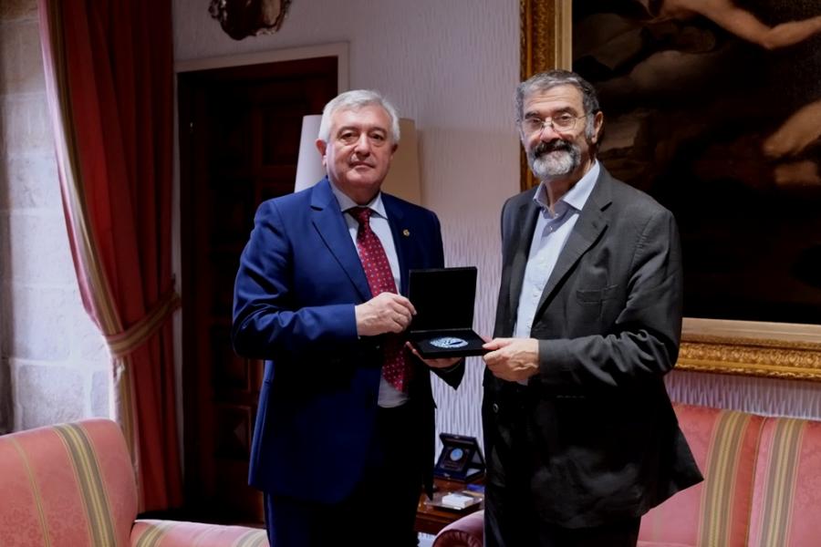 El rector, Juan Viaño, y Serge Haroche