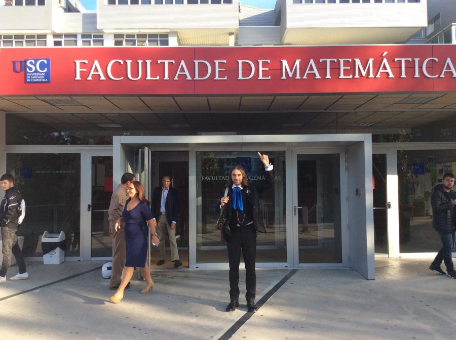 Cédric Villani ante a Facultade de Matemáticas