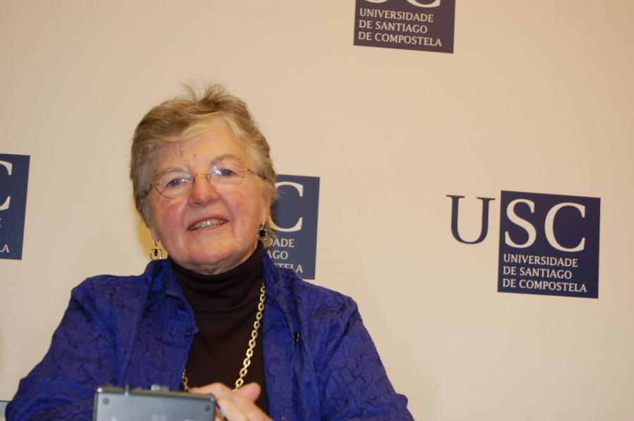 Frances Elizabeth Allen en la rueda de prensa