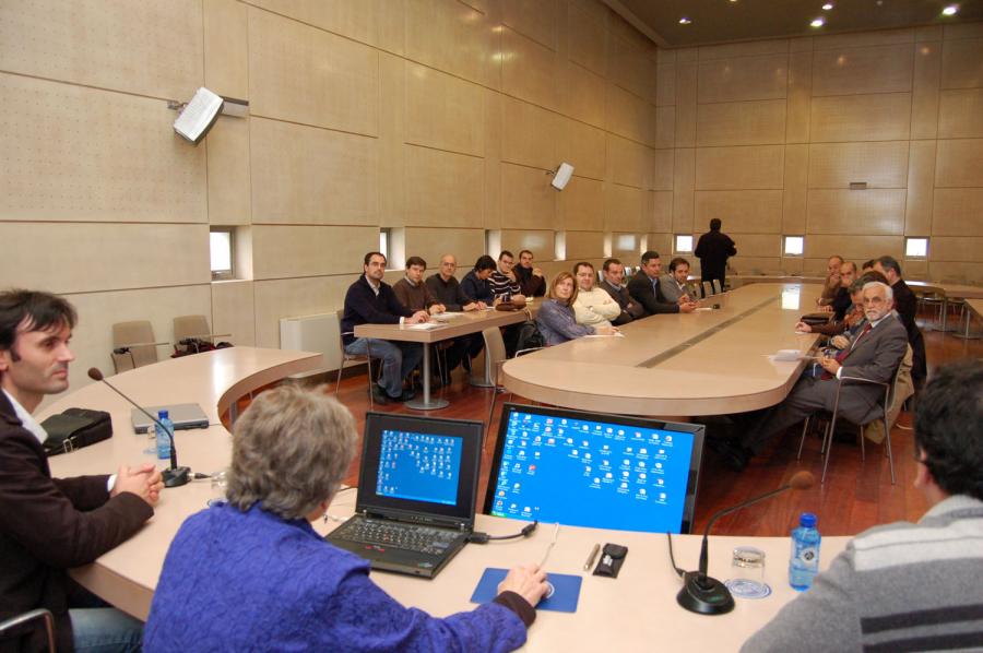 Encuentro de Frances Elizabeth Allen con investigadores