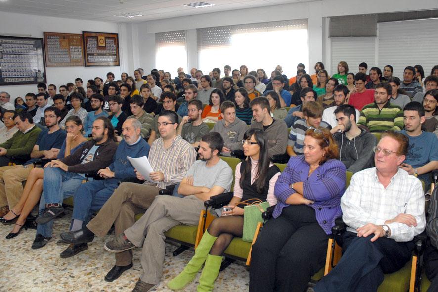 Investigadores asistentes al encuentro con Frank Wilczek