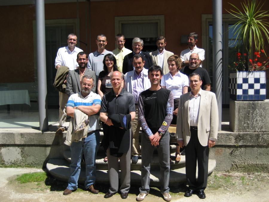 Asistentes á xuntanza de Roger David Kornberg con investigadores 