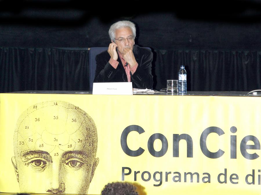 Momento de la conferencia de Albert Fert