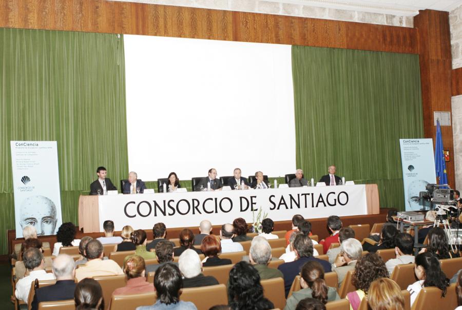 Mesa presidencial da conferencia de Torsten Nils Wiesel