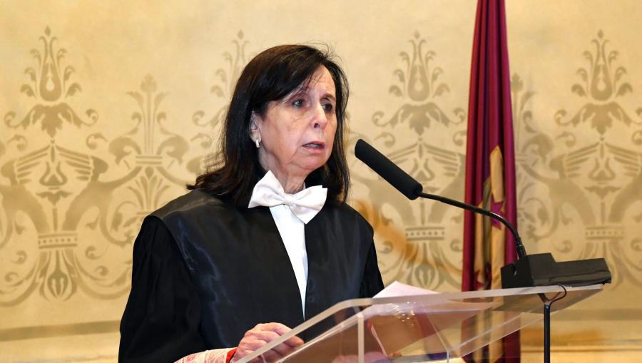 Emilia Casas na lectura da lección maxistral. FOTO: Santi Alvite