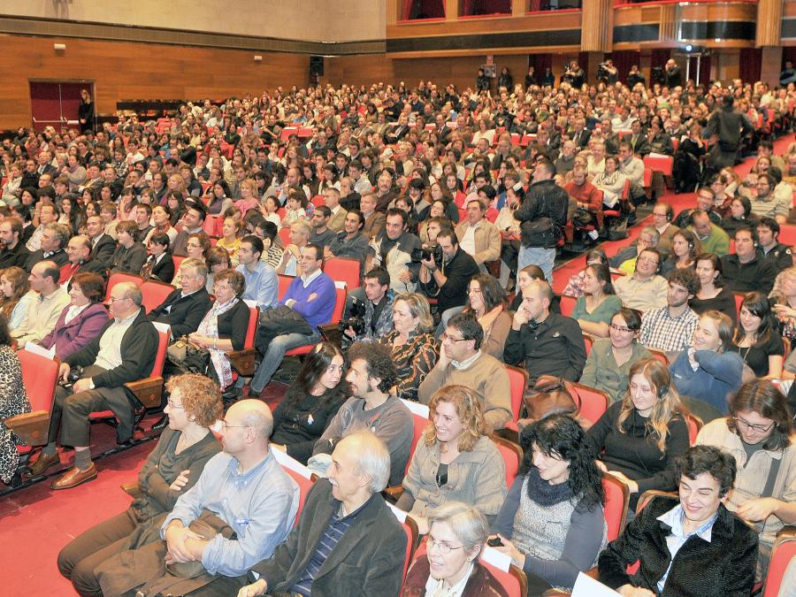 Público asistente á conferencia de Sir David Frederick Attenborough