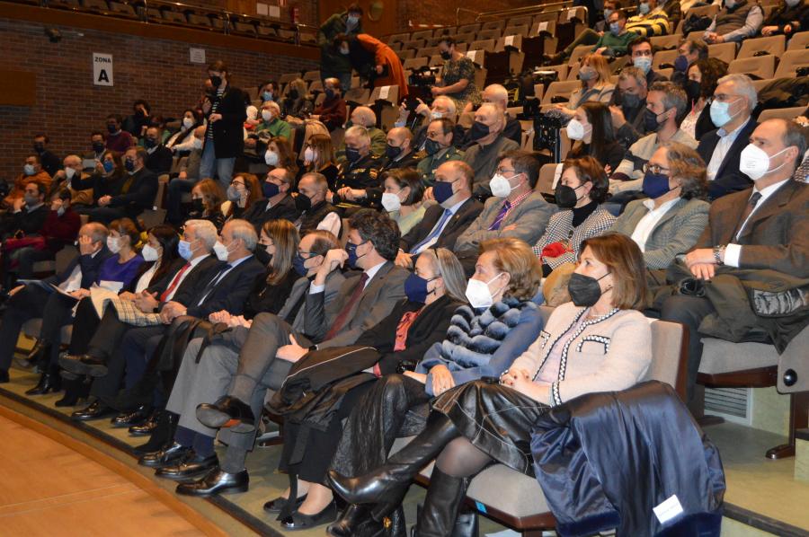 Asistentes á cerimonia de entrega do XXII Premio Aresa, no auditorio de Veterinaria