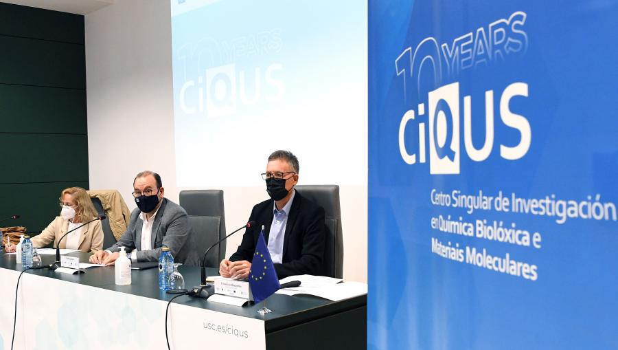 A rolda de prensa estivo conducida polo reitor Antonio López. FOTO: Santi Alvite