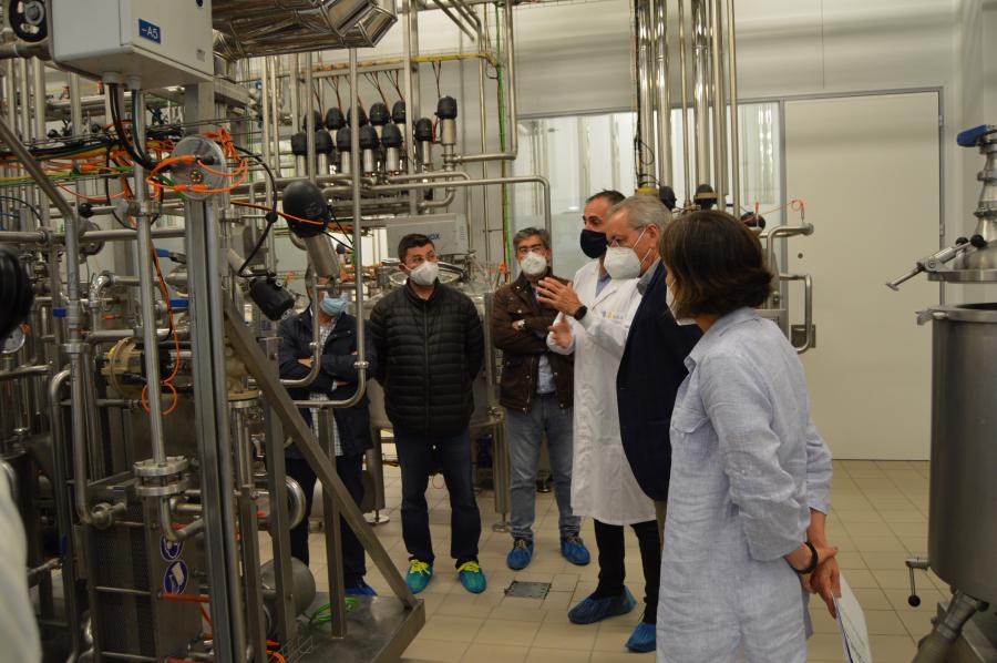 Visita institucional de José Balseiros ás instalación da APLTA