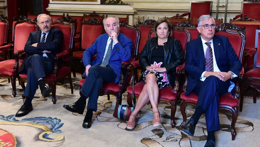 Acto de insignias da Facultade de Xeografía e Historia. FOTO: Santi Alvite