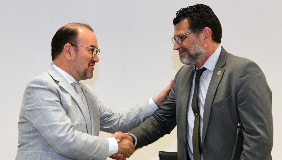 Toma de posesión de Jesús López Romalde. FOTO: Santi Alvite