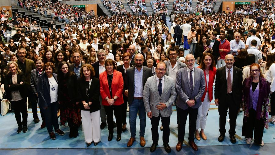 Neste acto de recoñecemento participaron representantes da Xunta de Galicia, dos concellos de Lugo e Santiago, e do equipo de goberno e da dirección de diversos centros da USC. Foto: Santi Alvite 