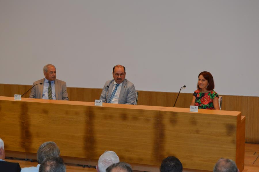 Antonio López, entre José Tomé e Marta López Alonso, na Casa do Saber
