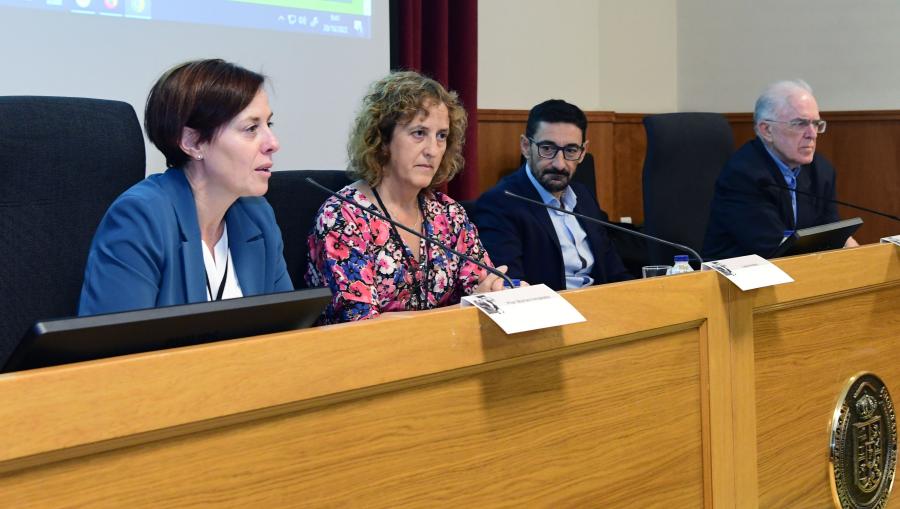 A vicerreitora Pilar Murias presidiu o acto inaugural. FOTO: Santi Alvite