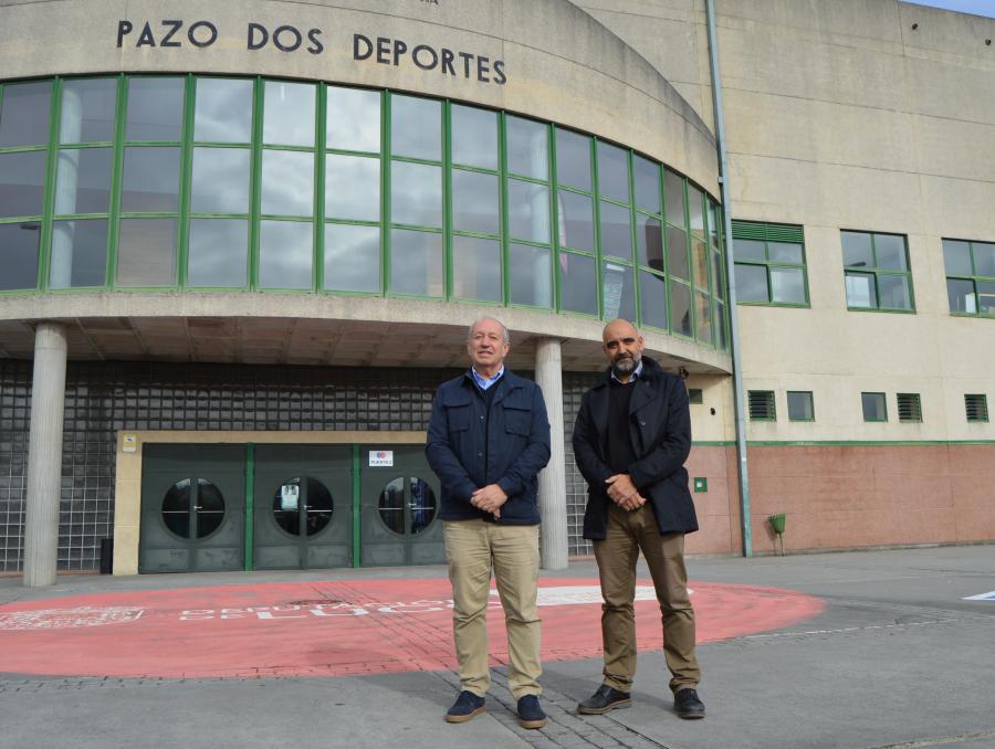 Tito Díaz e Roberto Bande, diante do Pazo dos Deportes de Lugo