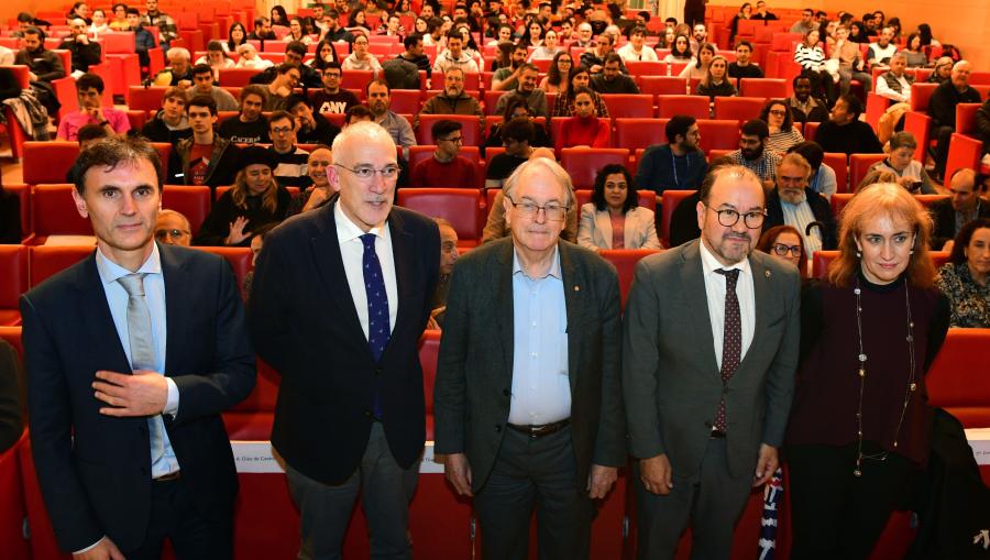 En quenda de tarde o Nobel pronunciou un relatorio sobre sobre os desafíos aos que hai que facer fronte para abordar os fenómenos meteorolóxicos extremos globais. FOTO: Santi Alvite