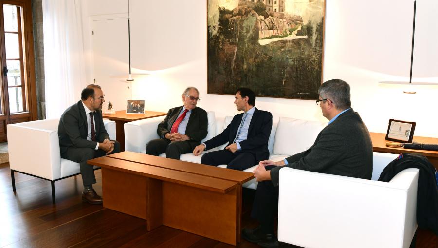 M. Stanley Whittingham na Reitoría