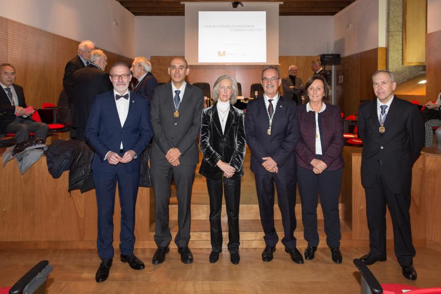 Senén Barro xunto coa nova Comisión Executiva da RAGC. FOTO: Suso Rivas 