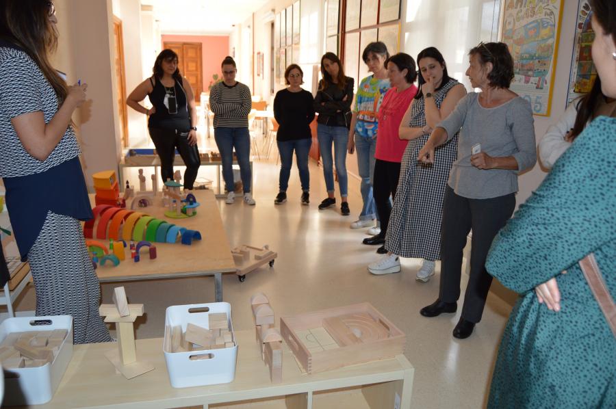 Educadoras das escolas infantís municipais do Concello de Lugo, no Laboratorio de Educación Infantil da USC