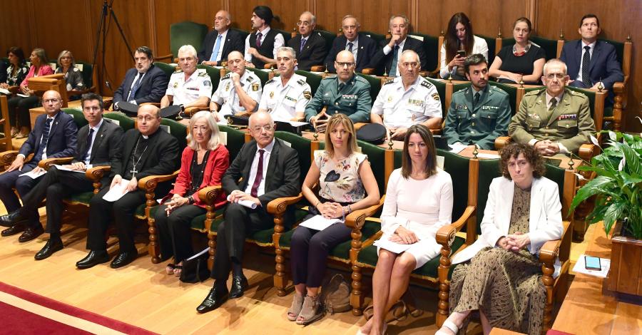 Asistentes ao acto. FOTO: Santi Alvite 