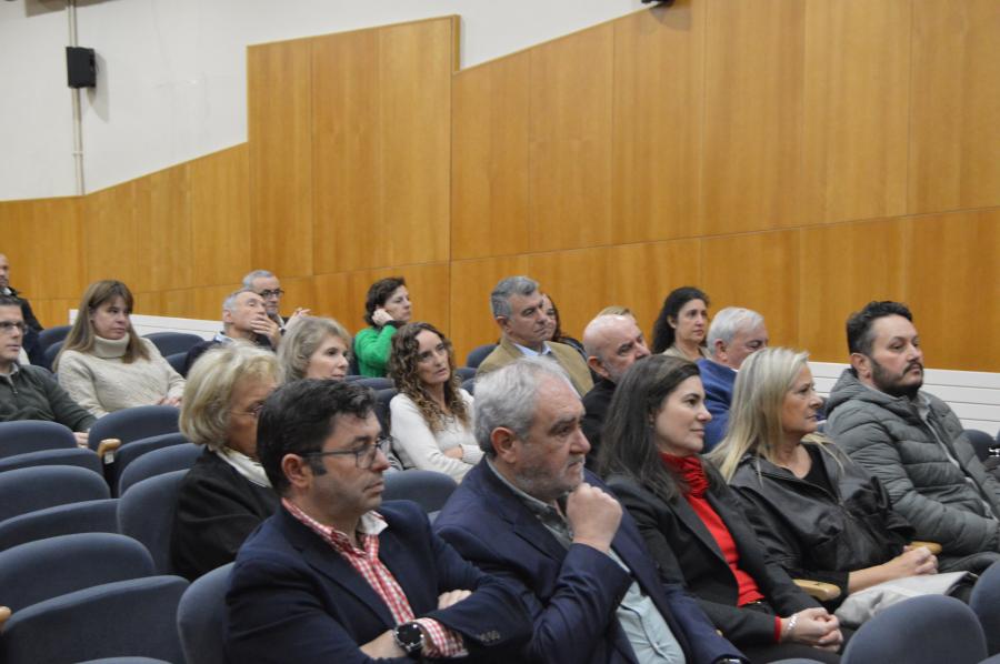 Público participante no acto de toma de posesión da decana da Facultade de Formación do Profesorado