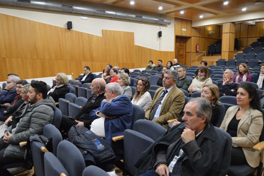 Público participante no acto de toma de posesión da decana da Facultade de Formación do Profesorado