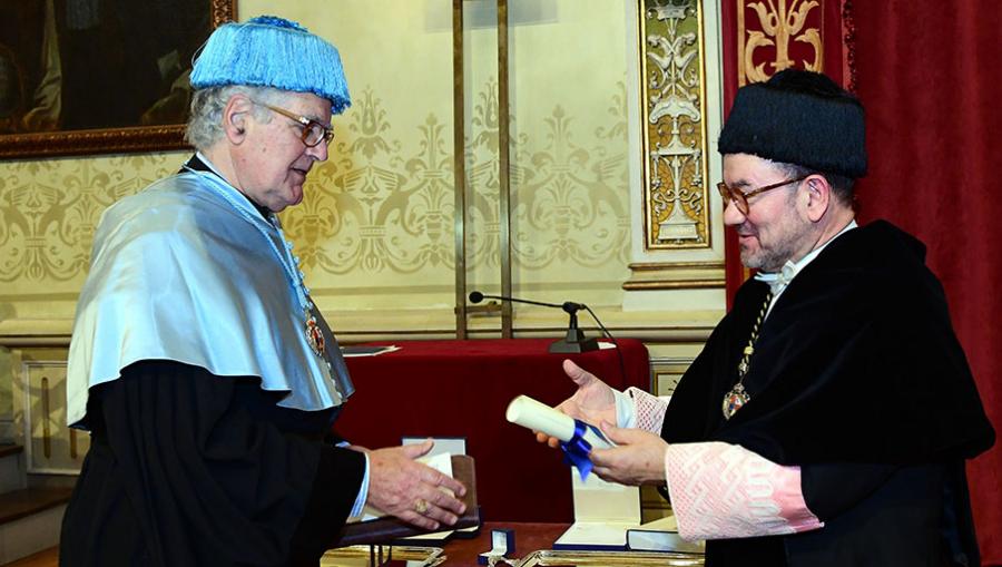 Entrega do diploma a Ivo Castro