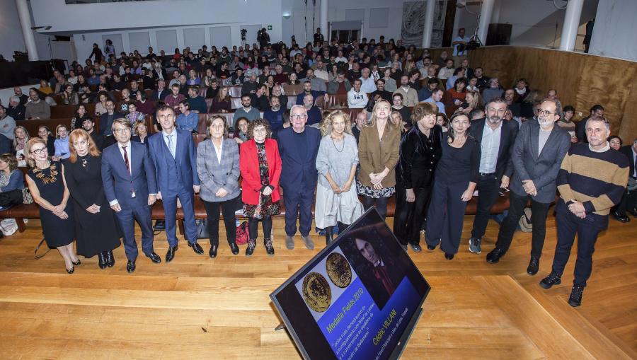 Autoridades na conferencia de Sir David Chipperfield