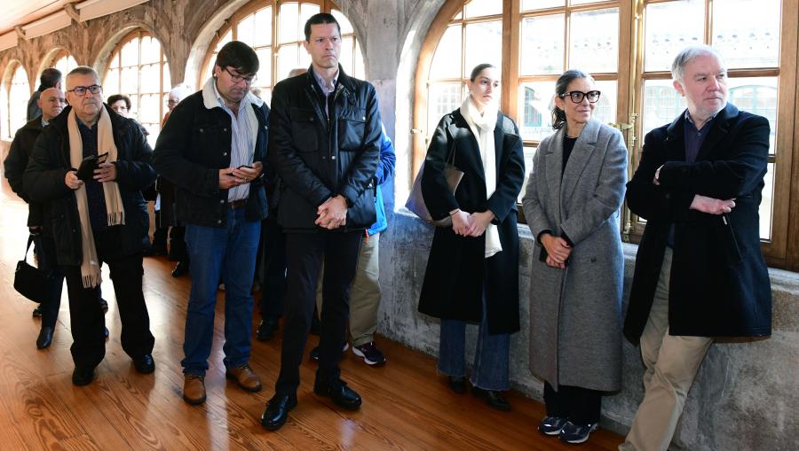 Á apertura da mostra achegáronse varias ducias de persoas. FOTO: Santi Alvite