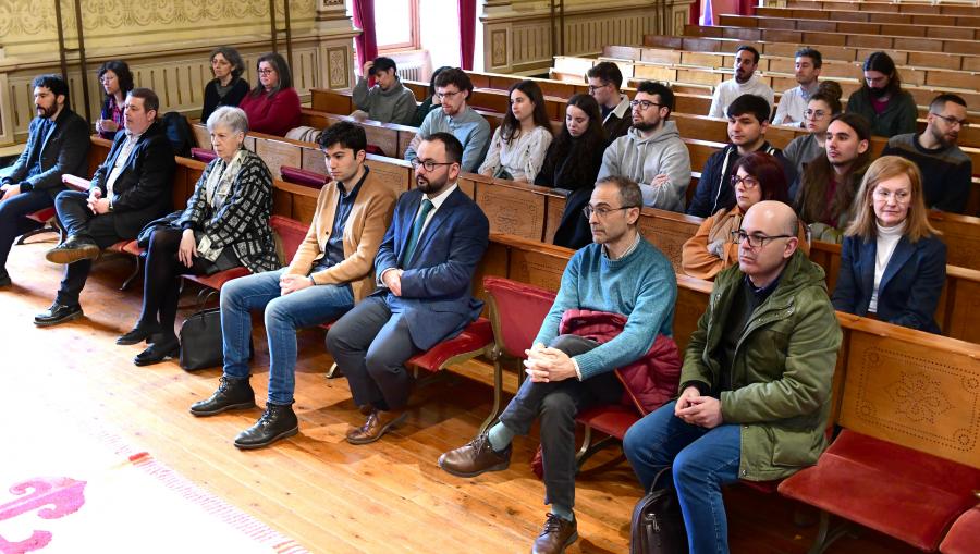 Parte das persoas asistentes á presentación. FOTO: Santi Alvite