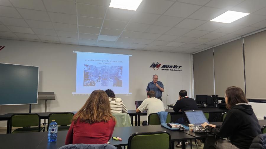 Michael Kent traballa no departamento de Microbioloxía e Ciencias Biomédicas da Oregon State Univesity