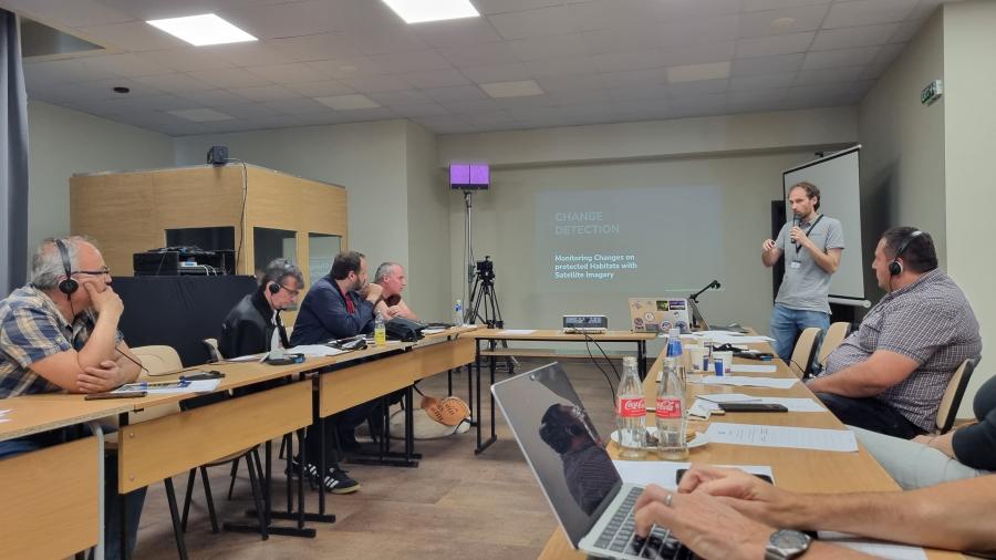 Boris Hinojo de 3edata durante a súa presentación