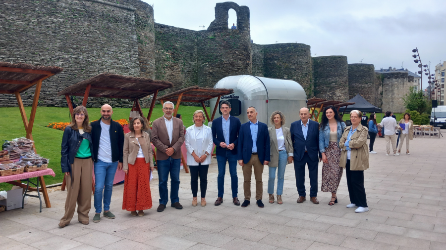 As autoridades percorreron os espazos expositores