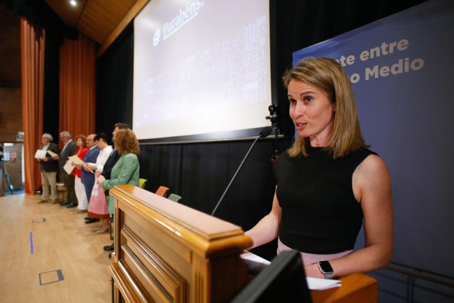 Maite Flores, a delegada do reitor para Ensino Medio, durante a súa intervención. FOTO: Carlos Castro