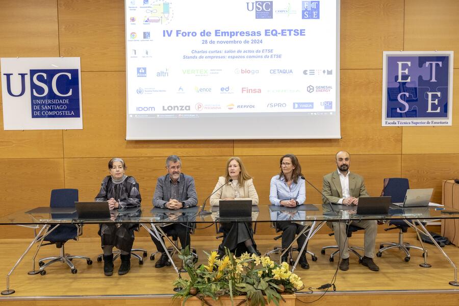 A directora da ETSE, Julia González, inaugurou o Foro