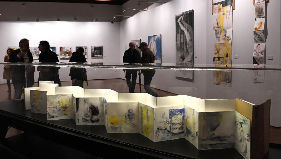 Fonseca acolle parte da obra de Pedro Ávila. FOTO: Santi Alvite