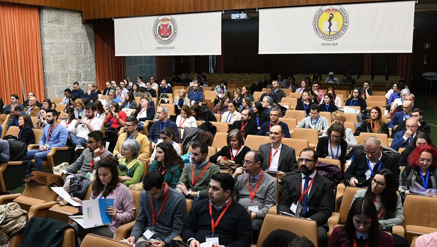 Público asistente ao acto inaugural. FOTO: Santi Alvite