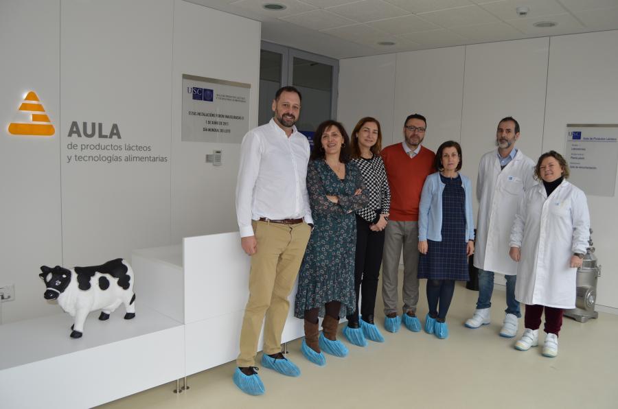 Visita da presidenta e directivos do Grupo Leche Río á sede da Aula de Produtos Lácteos e Tecnoloxías Alimentarias da USC