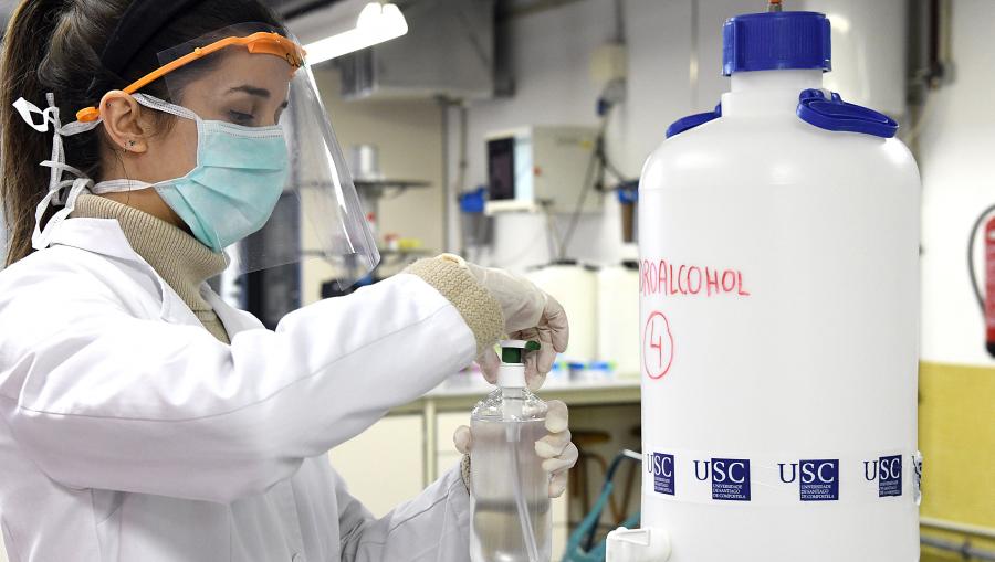 O equipo encargado da súa produción traballa para optimizar o proceso e elevar a produción. FOTO: Santi Alvite