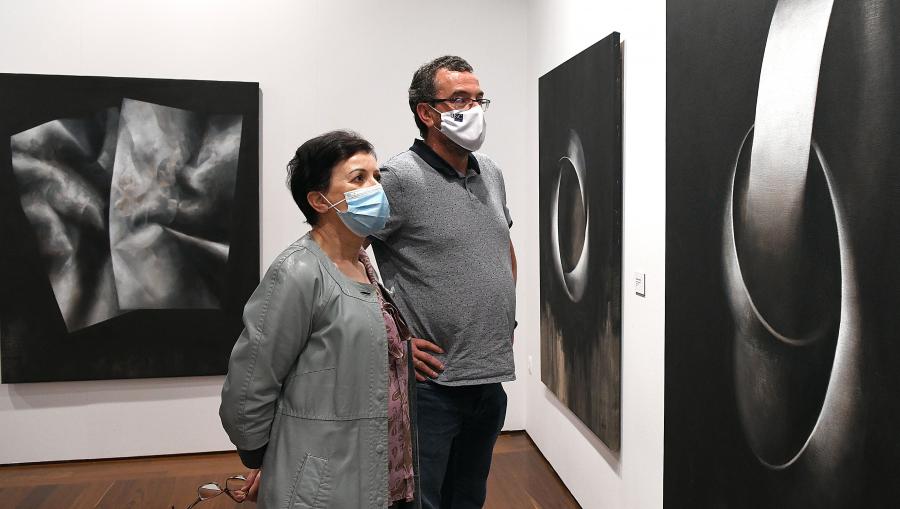 A mostra é metáfora pictórica sobre a transformación que o ser humano foi sufrindo a medida que a sociedade e a tecnoloxía avanzaron. FOTO: Santi Alvite